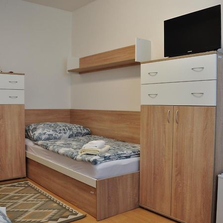 Hotel Skolsky Internat Medicka 2 Košice Exterior foto